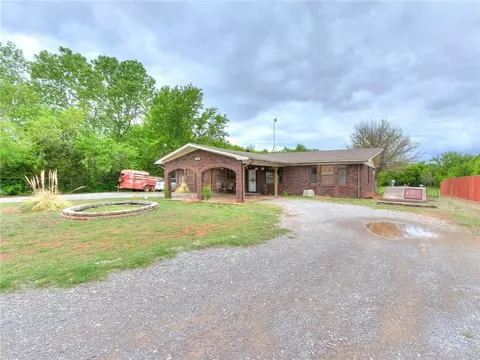 245 E Riddle Rd, Chickasha, OK 73018 photo 4