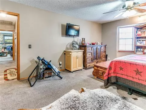 245 E Riddle Rd, Chickasha, OK 73018 photo 12