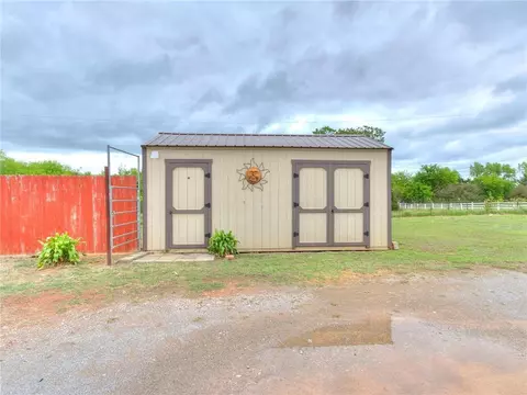 245 E Riddle Rd, Chickasha, OK 73018 photo 46