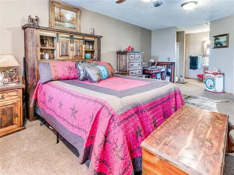 245 E Riddle Rd, Chickasha, OK 73018 photo 13