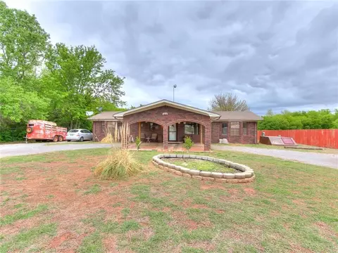 245 E Riddle Rd, Chickasha, OK 73018