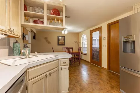 2103 Parkview Dr, Moore, OK 73170 photo 18