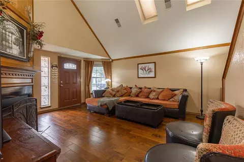 2103 Parkview Dr, Moore, OK 73170 photo 5