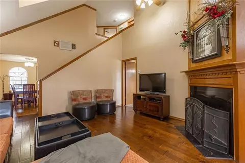 2103 Parkview Dr, Moore, OK 73170 photo 8