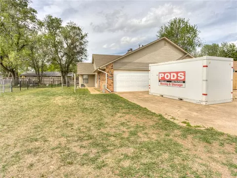 1701 Hillcrest Dr, Norman, OK 73071