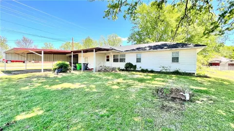 1426 Pastusek St, Prague, OK 74864