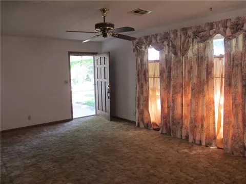 800 E Pecan St, Noble, OK 73068 photo 3