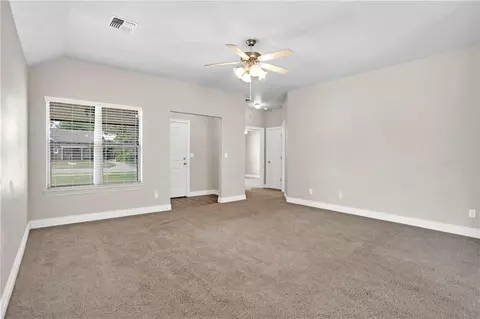 812 E Cypress St, Altus, OK 73521 photo 5