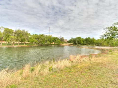 2877 S Sooner Rd, Moore, OK 73165 photo 13