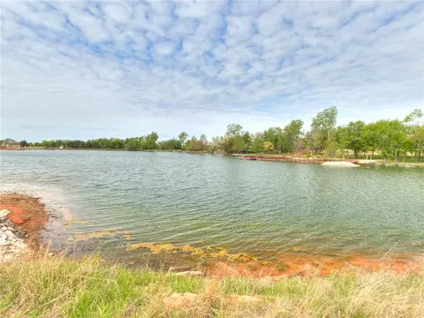 2877 S Sooner Rd, Moore, OK 73165 photo 12