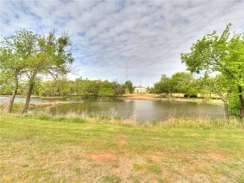 2877 S Sooner Rd, Moore, OK 73165 photo 6