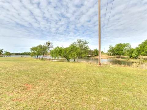 2877 S Sooner Rd, Moore, OK 73165 photo 5