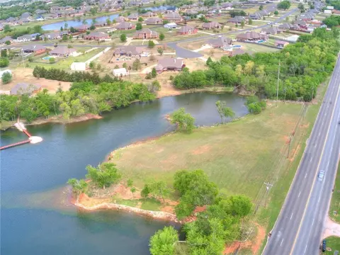 2877 S Sooner Rd, Moore, OK 73165 photo 24