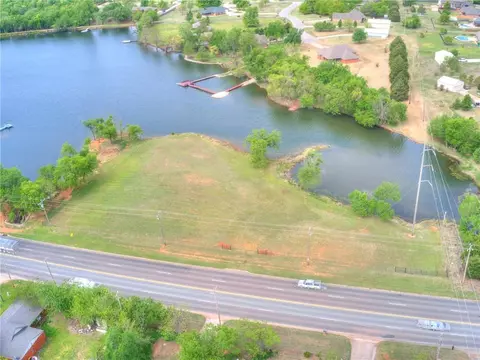 2877 S Sooner Rd, Moore, OK 73165 photo 22