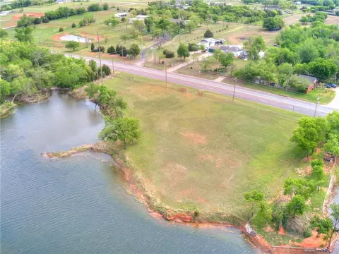 2877 S Sooner Rd, Moore, OK 73165 photo 16