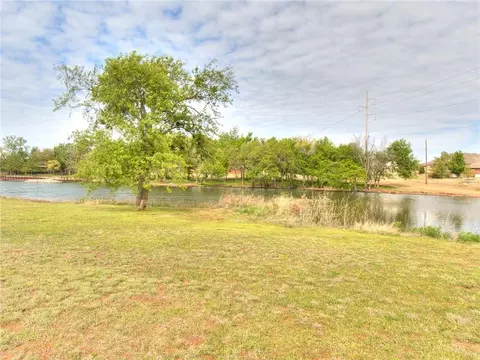 2877 S Sooner Rd, Moore, OK 73165 photo 7