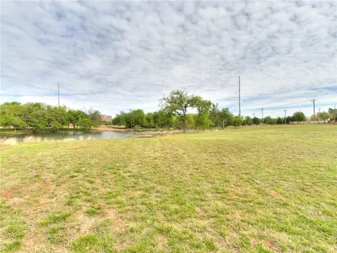 2877 S Sooner Rd, Moore, OK 73165 photo 11
