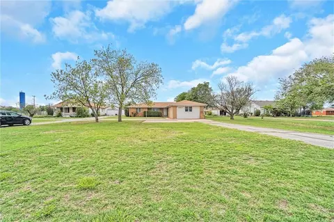 208 K St, Olustee, OK 73560 photo 2