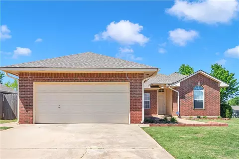 711 W Dowden Dr, Mustang, OK 73064