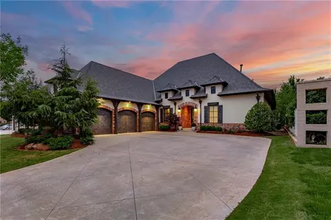 15713 Cambria Ct, Edmond, OK 73013