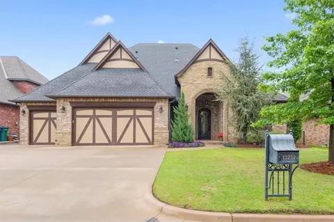 15712 Cambria Ct, Edmond, OK 73013