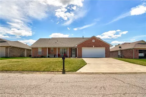 1927 Ridge Crest Dr, Shawnee, OK 74804