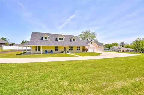 1433 E Bradley St, Shawnee, OK 74804