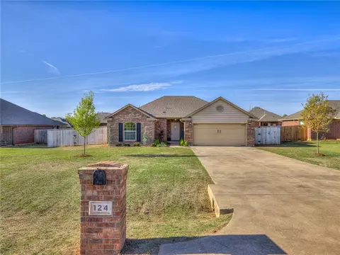 124 W Comanche Ave, Cashion, OK 73016