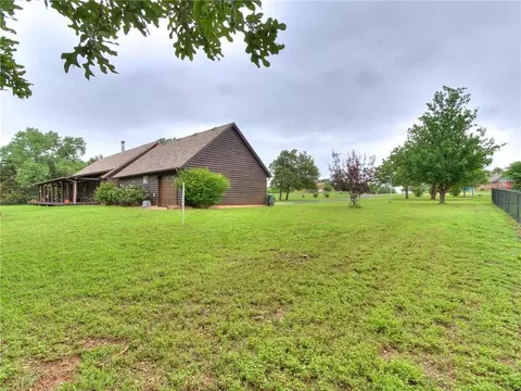 9709 Hillcrest Dr, Edmond, OK 73025 photo 46