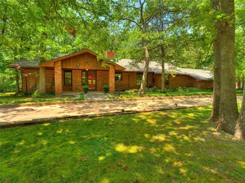 4004 Flora Dr, Norman, OK 73026