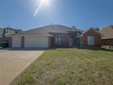 11801 Blueridge Ct, Oklahoma City, OK 73162