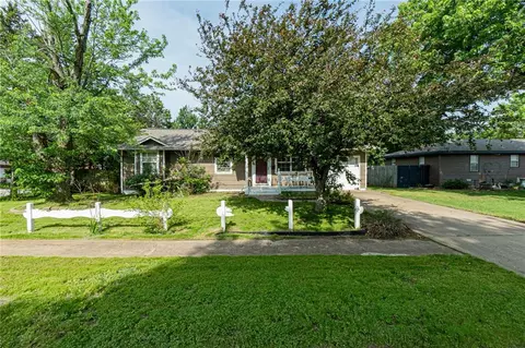 1610 N Eisenhower Rd, Norman, OK 73069