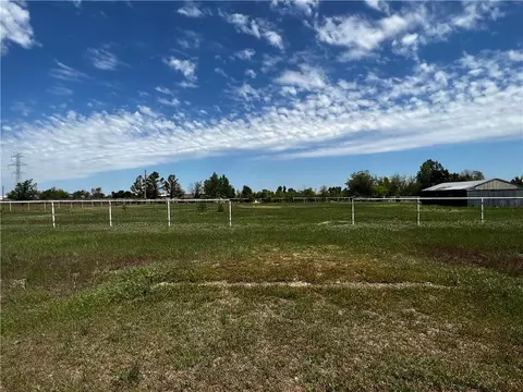 7357 NW 220th St, Edmond, OK 73025