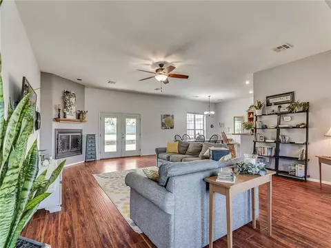 105 Brenda Ln, Mcloud, OK 74851 photo 6