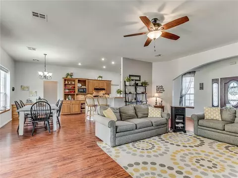 105 Brenda Ln, Mcloud, OK 74851 photo 9