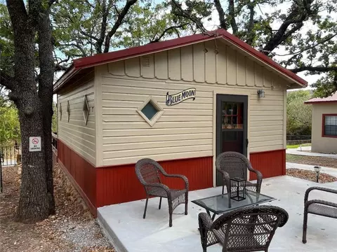 113 Buffalo St, Medicine Park, OK 73557