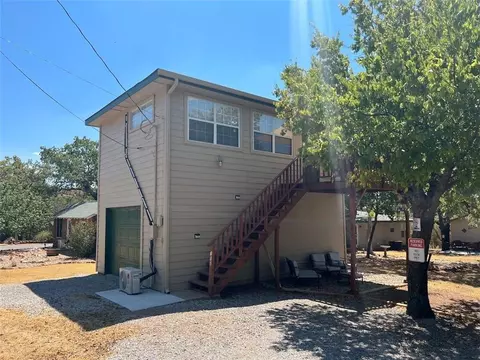 113 Hocutt Aly, Medicine Park, OK 73557