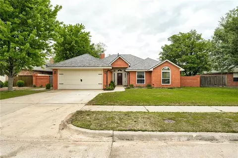 4105 Stonehurst St, Norman, OK 73072
