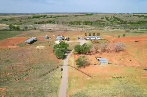 8641 Highway 34 Hwy, Leedey, OK 73654