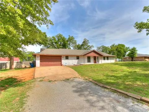 4216 Blackjack Ln, Edmond, OK 73034
