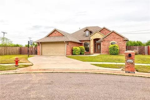 3400 Paul Dr, Moore, OK 73160