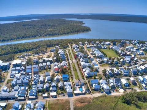 44 Hill St, Carlton Landing, OK 74432