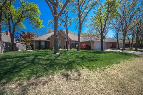 2100 Powderhorn, Edmond, OK 73034