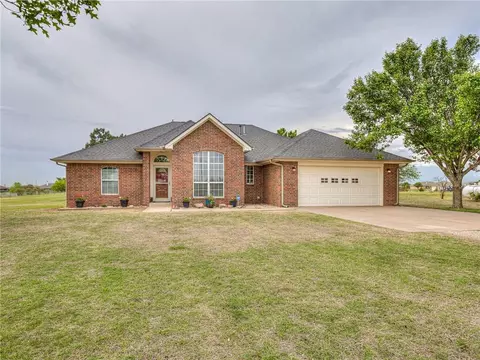 3886 NE Arrowhead Rd, Piedmont, OK 73078