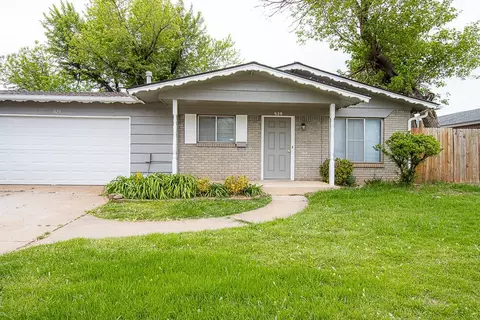 929 NW 27th, Moore, OK 73160