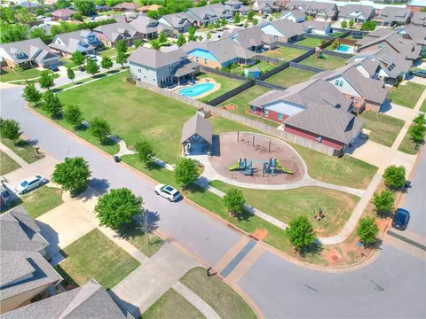 2120 Avondale Dr, Moore, OK 73160 photo 31