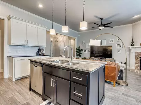 2120 Avondale Dr, Moore, OK 73160 photo 13