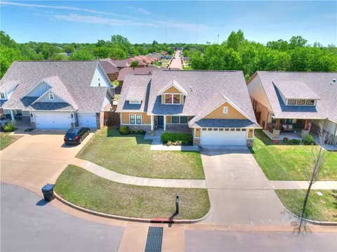 2120 Avondale Dr, Moore, OK 73160 photo 4