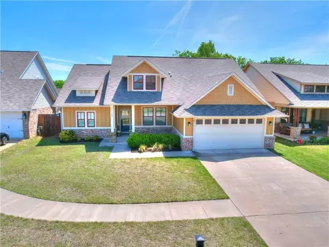 2120 Avondale Dr, Moore, OK 73160 photo 2