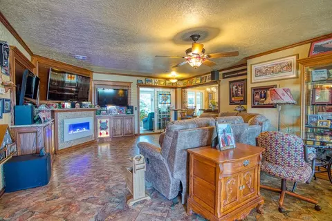 208 Rice Dr, Watonga, OK 73772 photo 3
